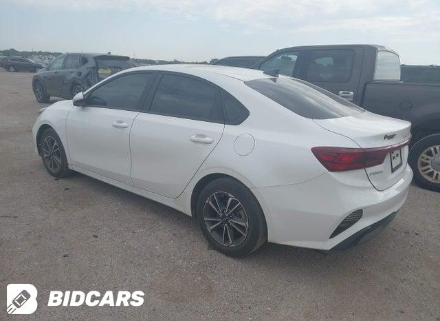 3KPF24AD7RE695529 2024 KIA Forte photo no. 3