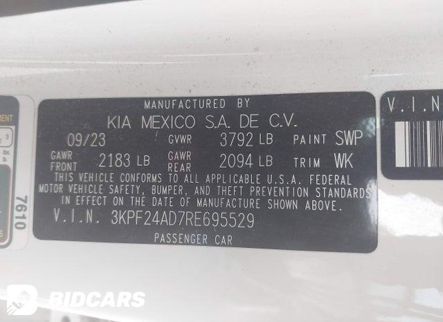 3KPF24AD7RE695529 2024 KIA Forte photo no. 9
