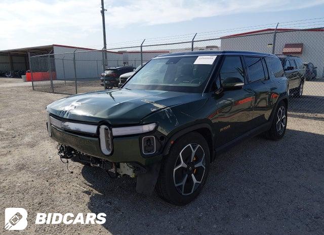 7PDSGABA4RN039327 2024 Rivian R1S photo no. 2