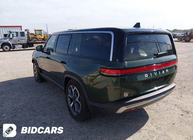 7PDSGABA4RN039327 2024 Rivian R1S photo no. 3