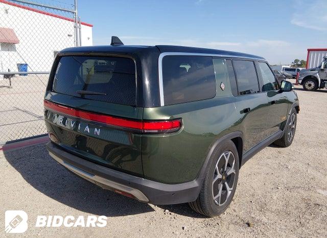 7PDSGABA4RN039327 2024 Rivian R1S photo no. 4