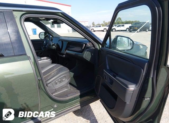 7PDSGABA4RN039327 2024 Rivian R1S photo no. 5