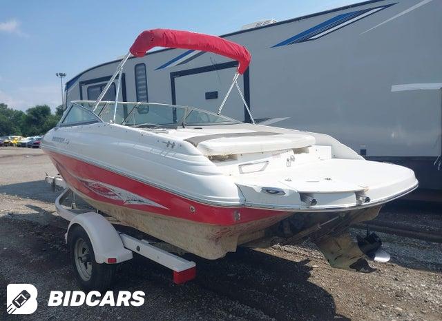00000RNK89103C707 2007 Rinker Boat And Trailer photo no. 3
