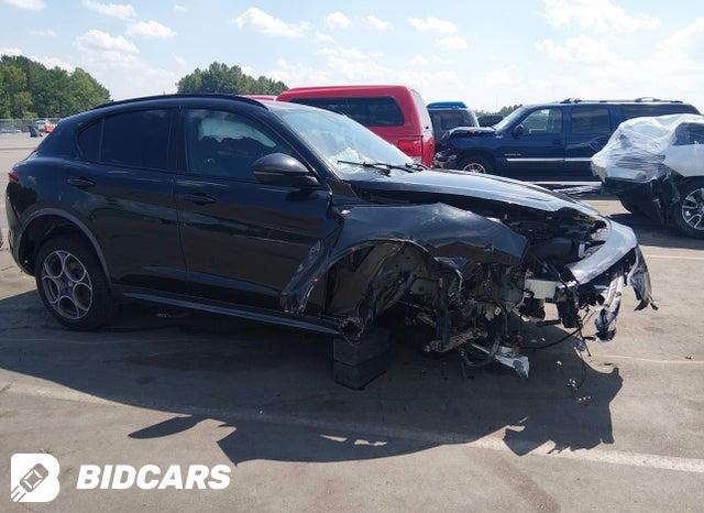 2023 Alfa Romeo Stelvio — VIN ZASPAKBN0P7D52844, şəkil 1