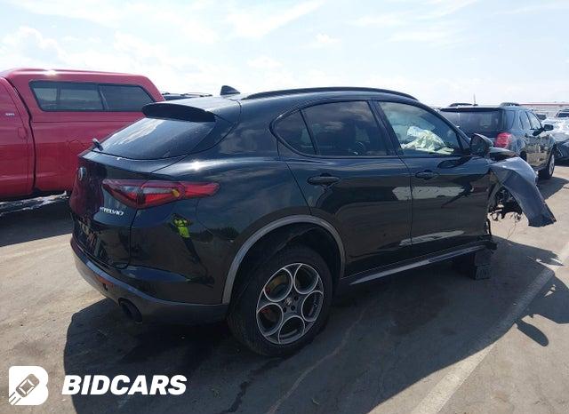 ZASPAKBN0P7D52844 2023 Alfa Romeo Stelvio photo no. 4