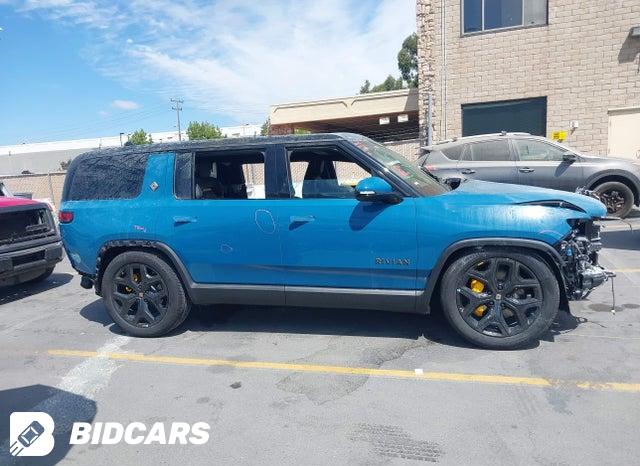 7PDSGCBPXSN063590 2025 Rivian R1S photo no. 18