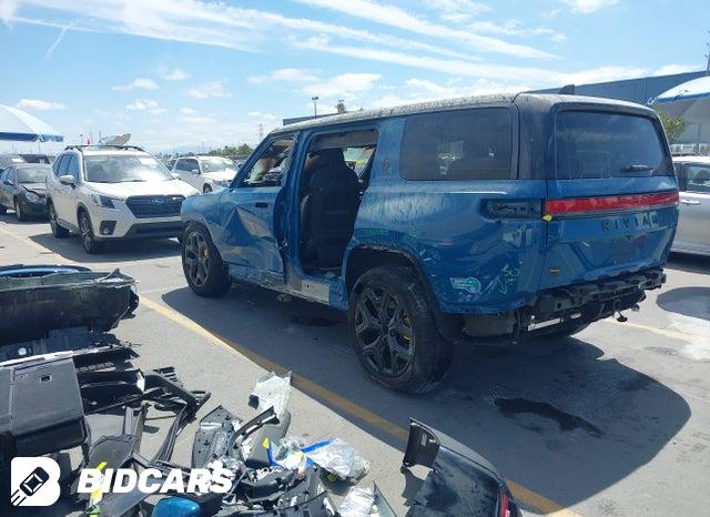 7PDSGCBPXSN063590 2025 Rivian R1S photo no. 3