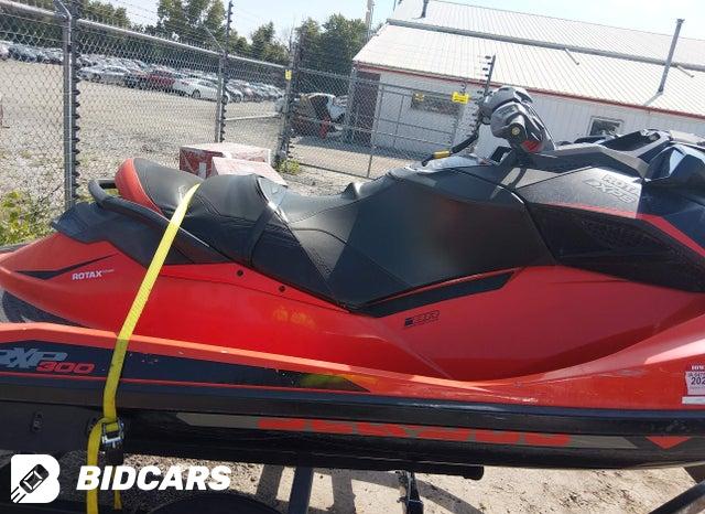 YDV22250D616      2016 Sea-Doo RXP-300 photo no. 5
