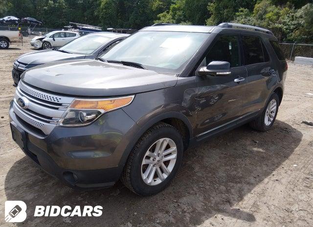 1FM5K8D89FGA30527 2015 Ford Explorer photo no. 2