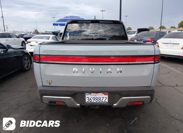 7FCTGAAL7NN004199 2022 Rivian R1T photo no. 17