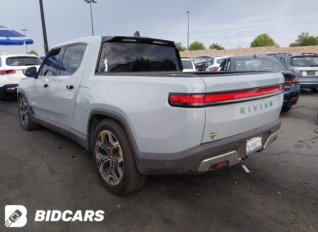 7FCTGAAL7NN004199 2022 Rivian R1T photo no. 3