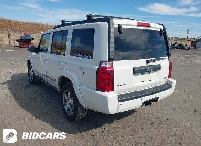 1J4RG4GT2AC145335 2010 Jeep Commander photo no. 3