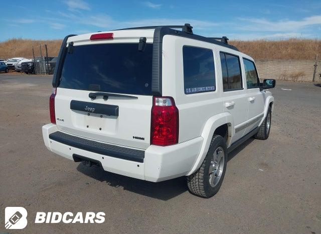 1J4RG4GT2AC145335 2010 Jeep Commander photo no. 4