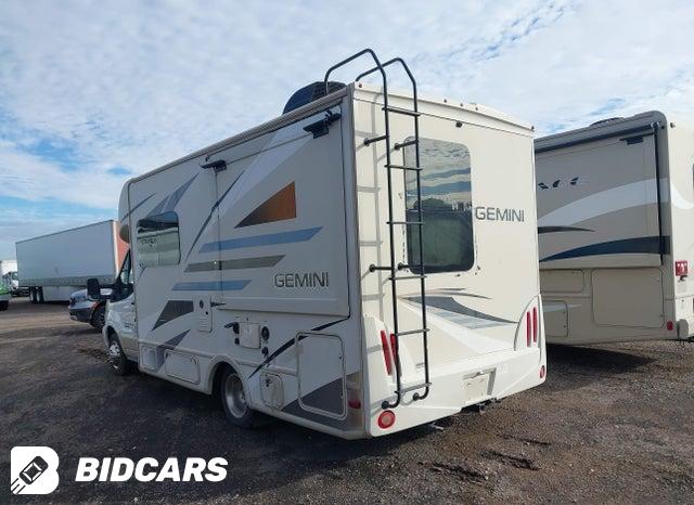 1FDWS8PV6HKA06434 2017 Thor Motor Coach 23TB photo no. 3