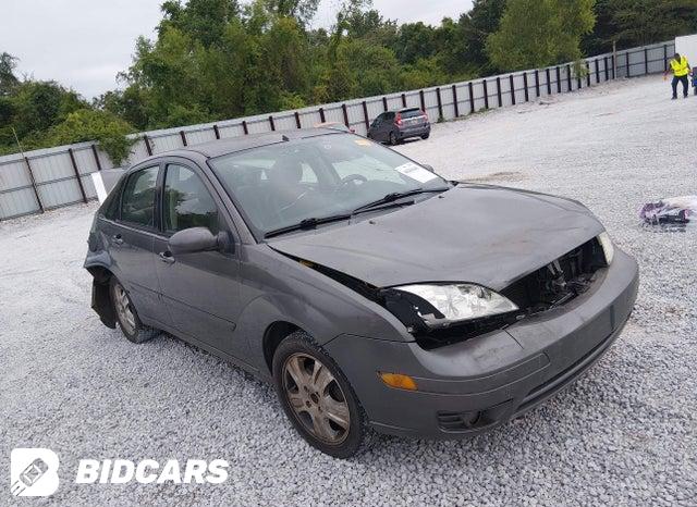 1FAFP38Z95W231368 2005 Ford Focus photo no. 1