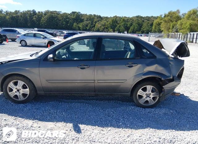 1FAFP38Z95W231368 2005 Ford Focus photo no. 14
