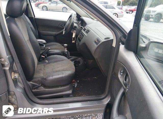 1FAFP38Z95W231368 2005 Ford Focus photo no. 5