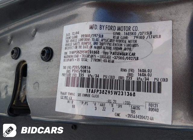 1FAFP38Z95W231368 2005 Ford Focus photo no. 9