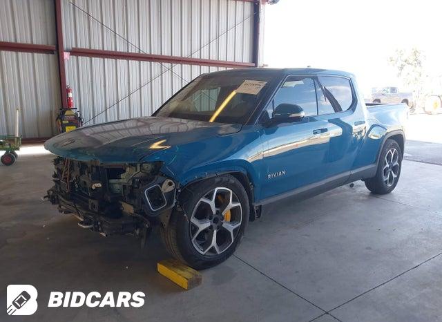 7FCTGAAA6NN006105 2022 Rivian R1T photo no. 2