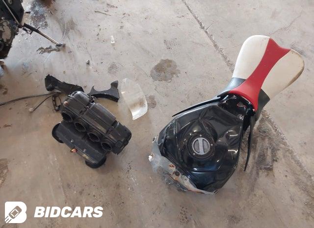 JS1GR7KAX62107227 2006 Suzuki GSX-R750 photo no. 12