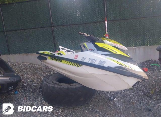 YDV23243C717      2017 Sea-Doo RXP-300 photo no. 6