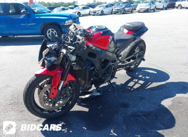 JS1GR7LAX92100202 2009 Suzuki GSX-R750 photo no. 2