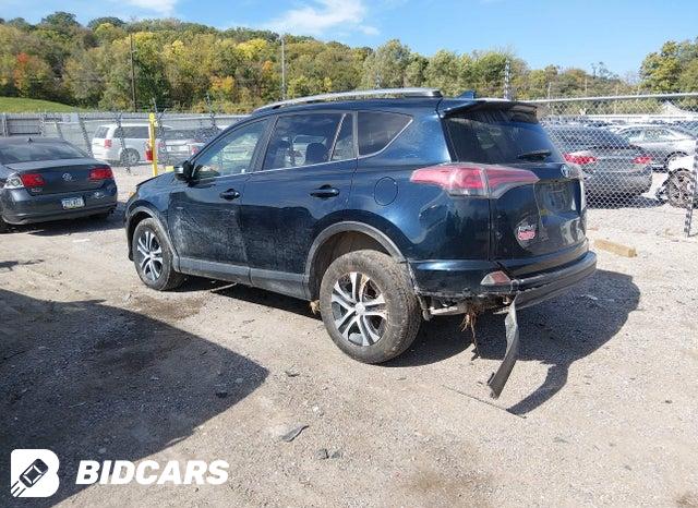 2018 Toyota RAV4 — VIN JTMBFREV7JD225607, şəkil 3