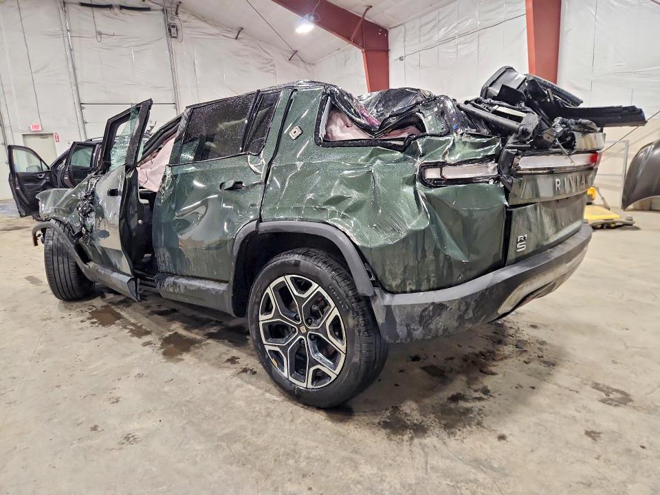 7PDSGBBA3SN068474 2025 Rivian R1S photo no. 2