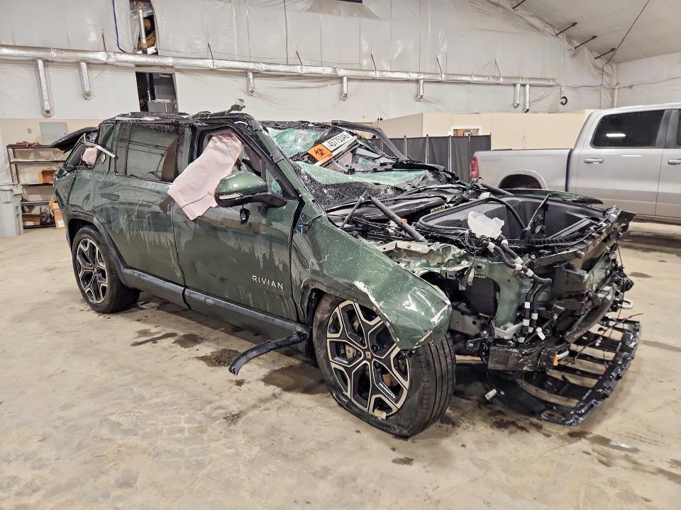 7PDSGBBA3SN068474 2025 Rivian R1S photo no. 4