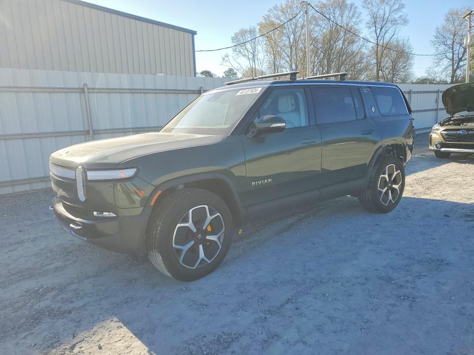 7PDSGABA0RN033315 2024 Rivian R1S photo no. 1