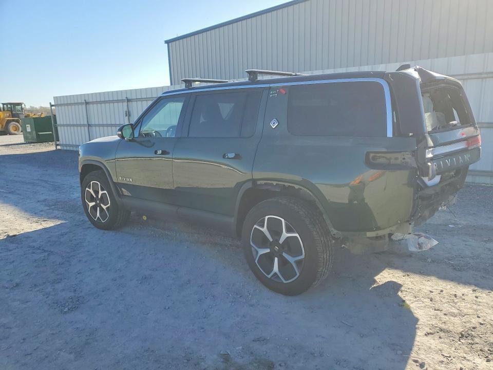 7PDSGABA0RN033315 2024 Rivian R1S photo no. 2