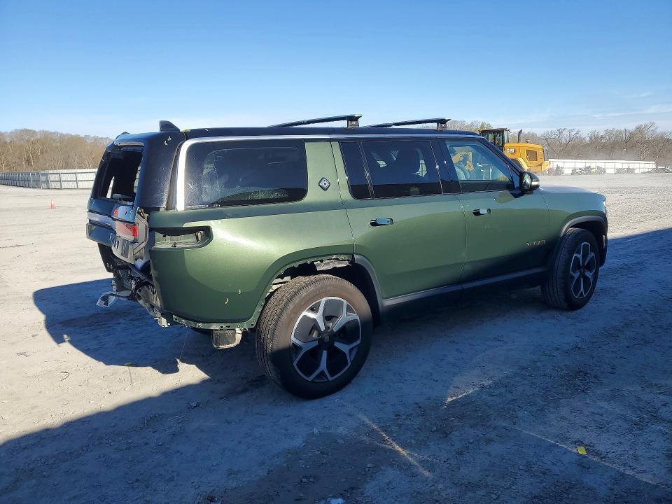 7PDSGABA0RN033315 2024 Rivian R1S photo no. 3