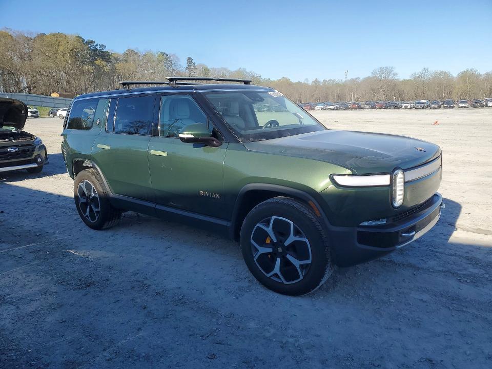7PDSGABA0RN033315 2024 Rivian R1S photo no. 4