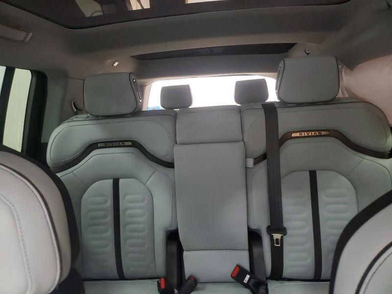 7PDSGBBA0SN058968 2025 Rivian R1S photo no. 10