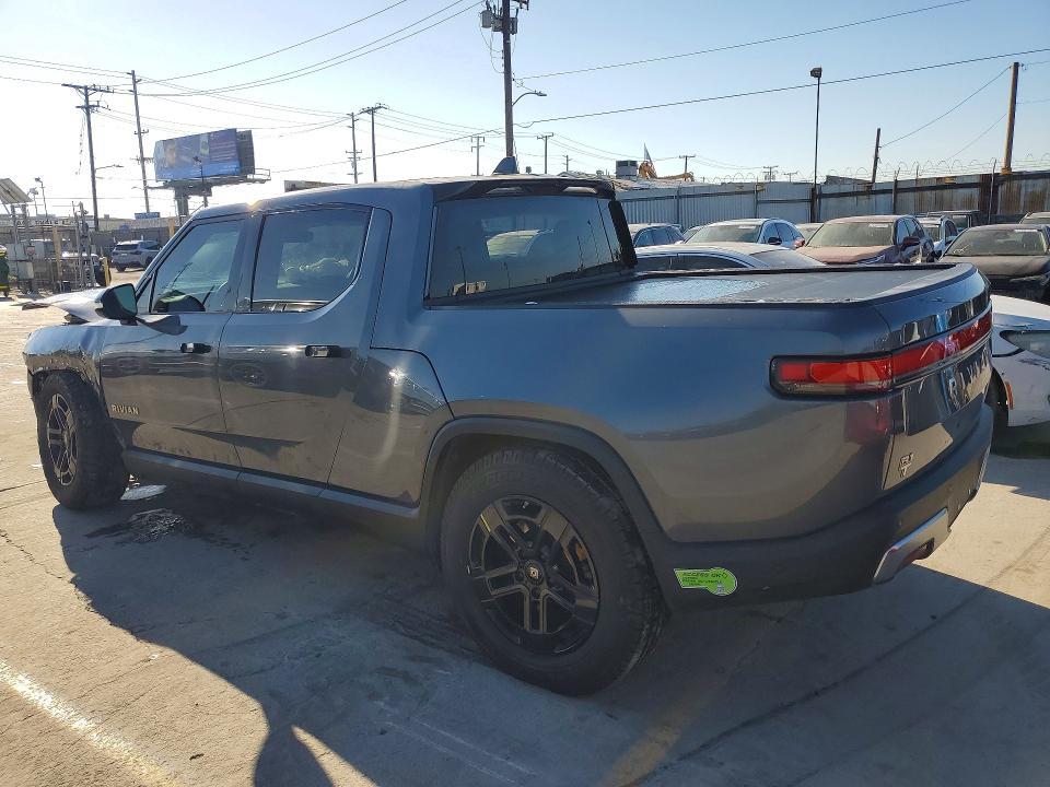 7FCTGAAA4PN001004 2023 Rivian R1T photo no. 2