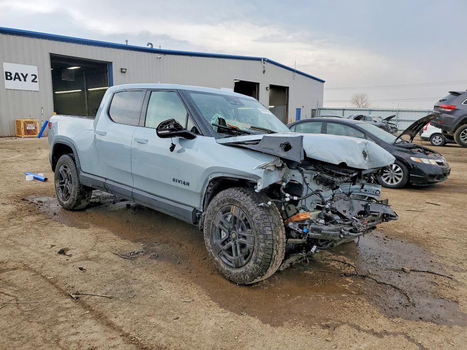 7FCTGBAA0SN040168 2025 Rivian R1T photo no. 4