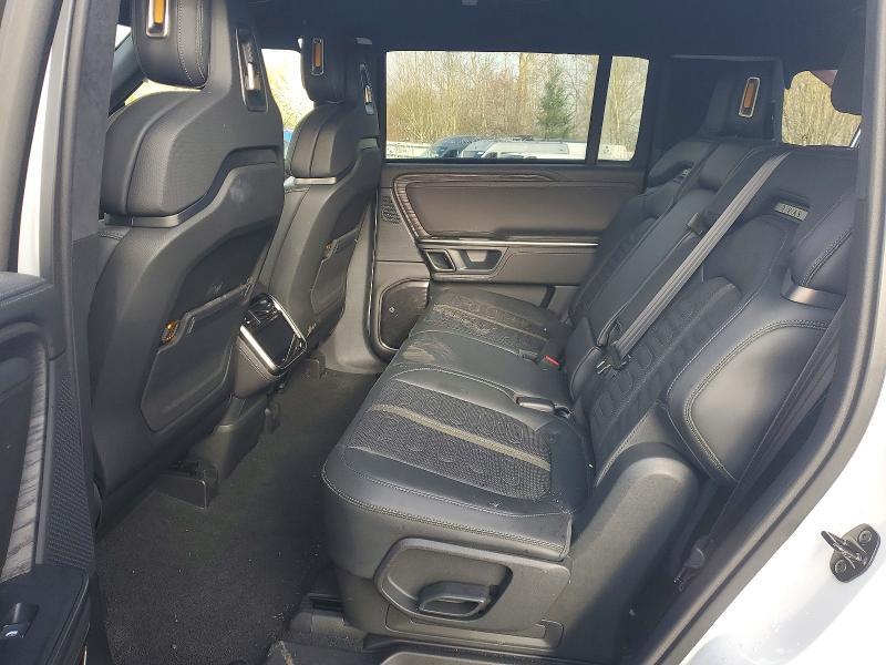 7PDSGABA4PN017518 2023 Rivian R1S photo no. 10