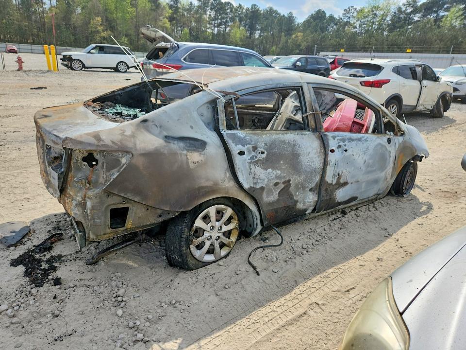 KNADM4A32F6479837 2015 KIA Rio photo no. 3