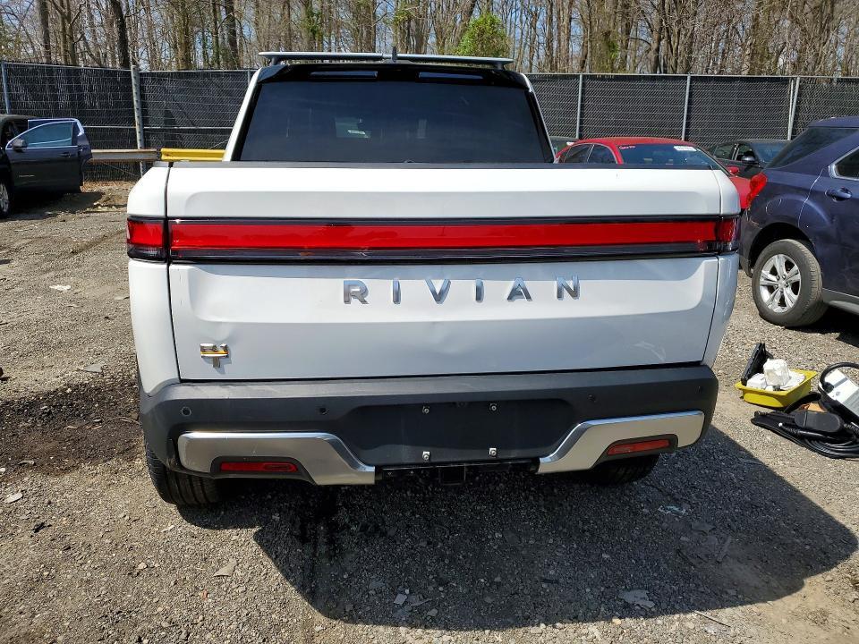 7FCTGAAA8PN022745 2023 Rivian R1T photo no. 6