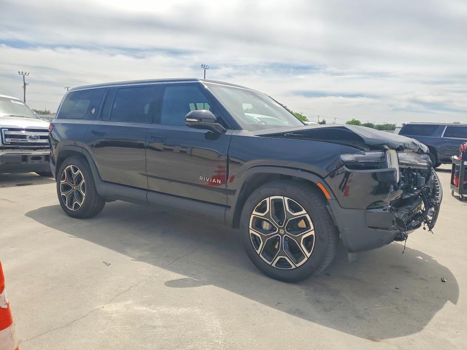 7PDSGBBA2SN068594 2025 Rivian R1S photo no. 4