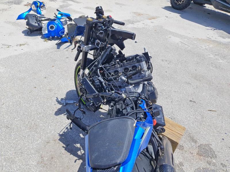JS1DM11B8H2100806 2017 Suzuki GSX-R1000 photo no. 6