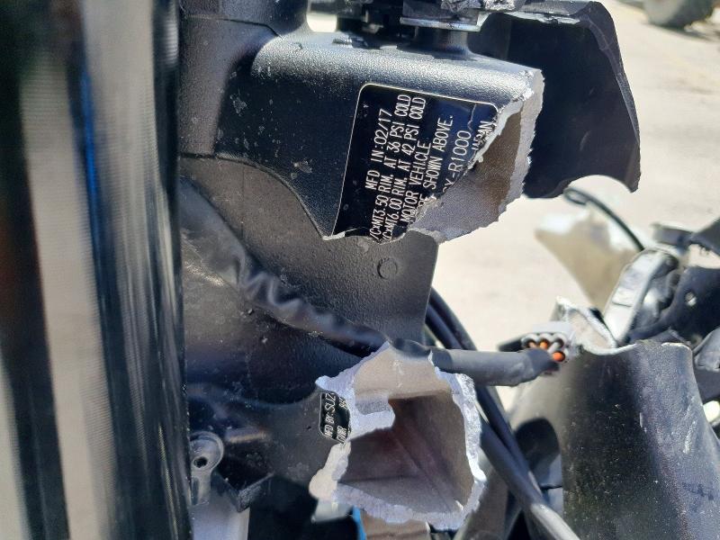 JS1DM11B8H2100806 2017 Suzuki GSX-R1000 photo no. 9