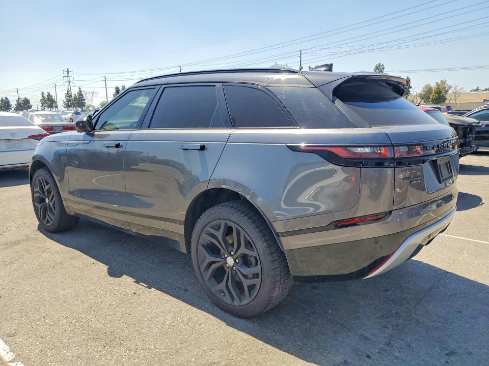 SALYL2RN6JA736031 2018 Land Rover Range Rover photo no. 2