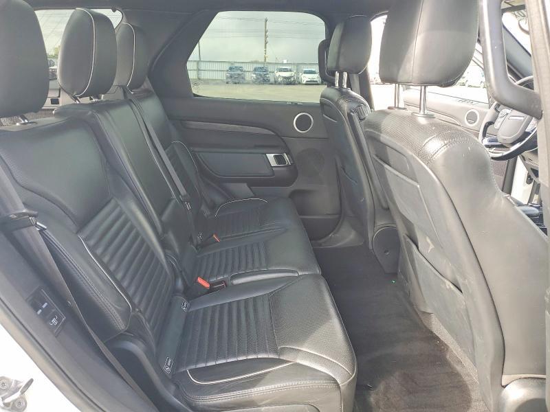 2017 Land Rover Discovery — VIN SALRRBBK4HA034366, фото 11