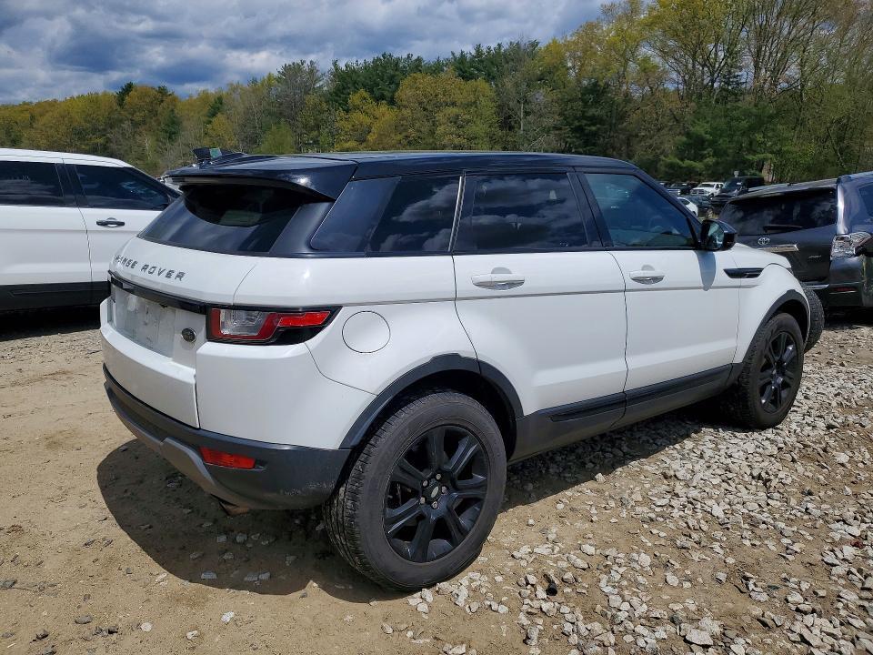 SALVP2BG2HH207048 2017 Land Rover Range Rover photo no. 3