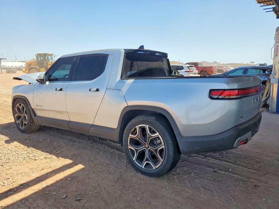 7FCTGCAA9RN030366 2024 Rivian R1T photo no. 2