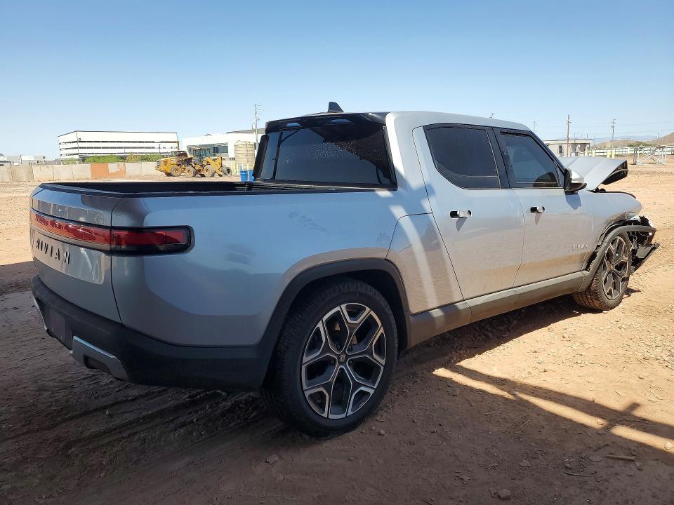 7FCTGCAA9RN030366 2024 Rivian R1T photo no. 3