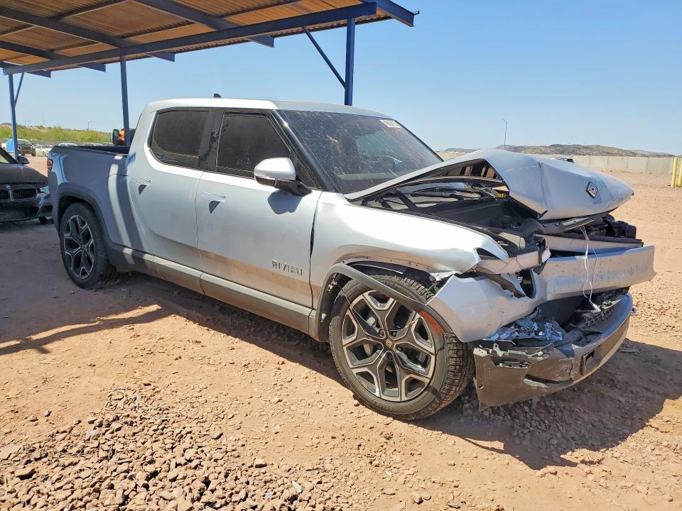 7FCTGCAA9RN030366 2024 Rivian R1T photo no. 4