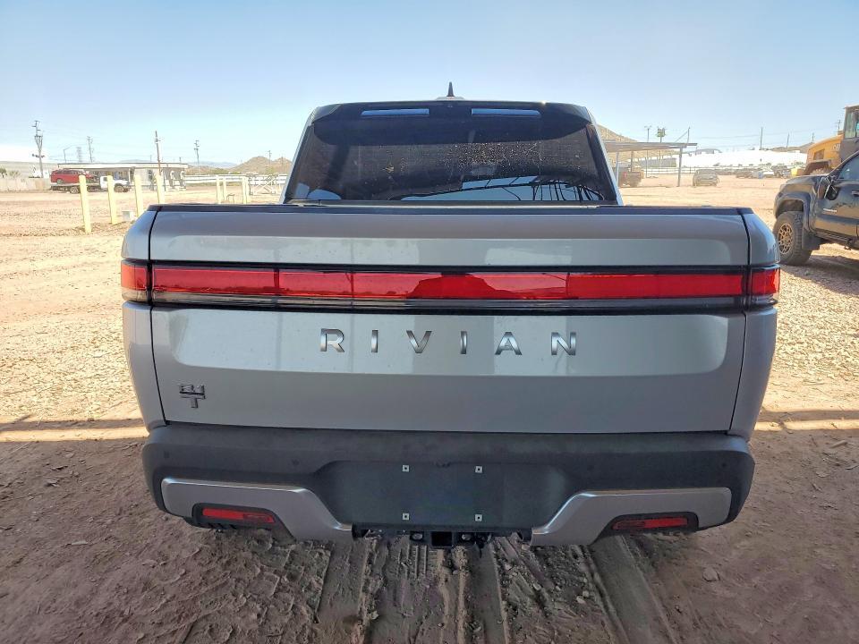 7FCTGCAA9RN030366 2024 Rivian R1T photo no. 6