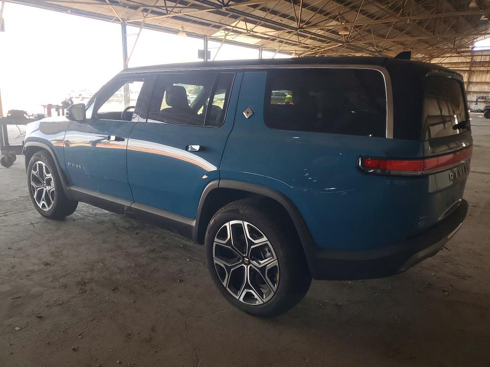 7PDSGCBA7TN081364 2026 Rivian R1S photo no. 2